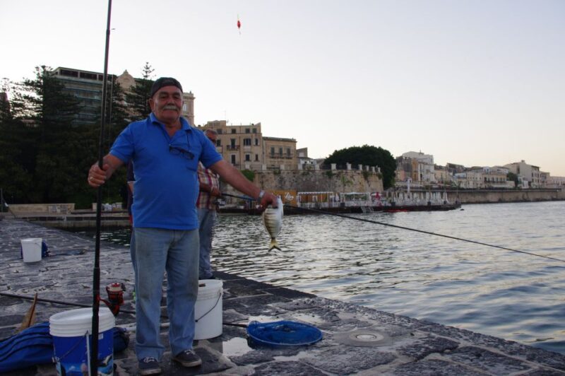 Ortigia: Private Walking Tour and Boat Trip - Key Points
