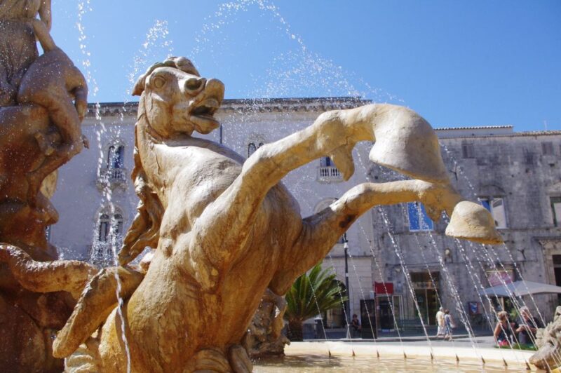 Ortigia: Private Walking Tour and Boat Trip - Customer Reviews