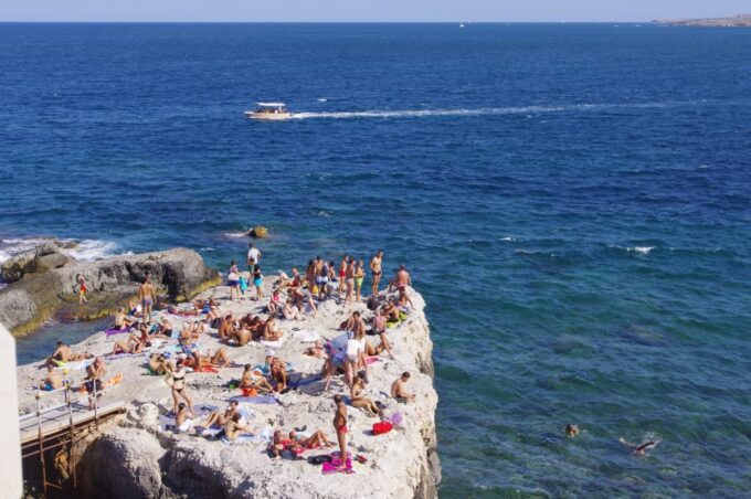 Ortigia: Private Walking Tour and Boat Trip - Crystalline Waters and Limestone Caves