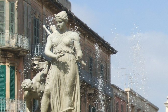 Ortigia: Syracuses Ancient Town Center Private Walking Tour - Discovering the Jewish Quarter