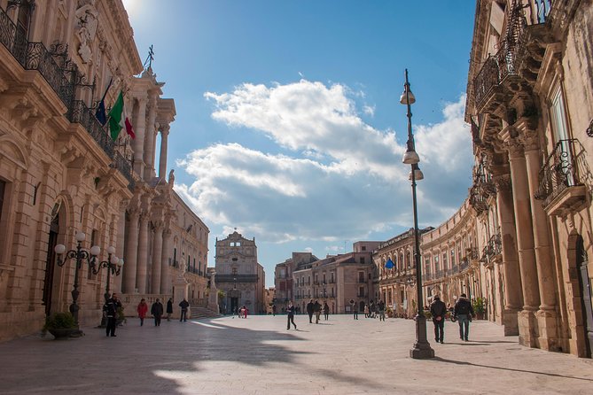 Ortigia: Syracuses Ancient Town Center Private Walking Tour - Tour Duration and Meeting Point