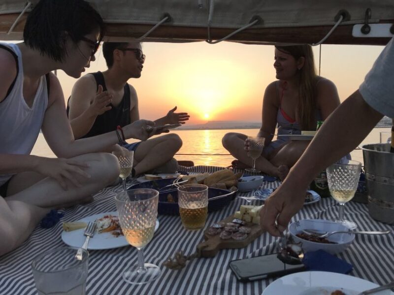 Ortygia: Sailing Tour to Plemmirio With Aperitif - Sailboat Experience and Route