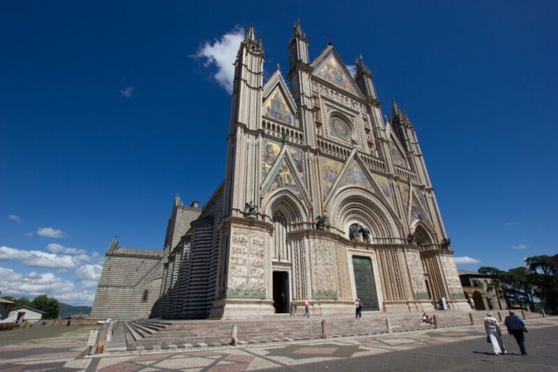 Orvieto: Old Town Guided Walking Tour - Weather Policy and Tour Operation