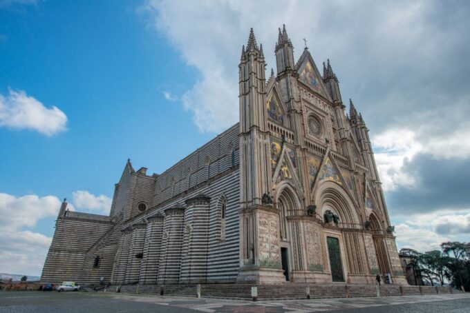 Orvieto Walking Tour Including Duomo Tickets - Torre Del Moro