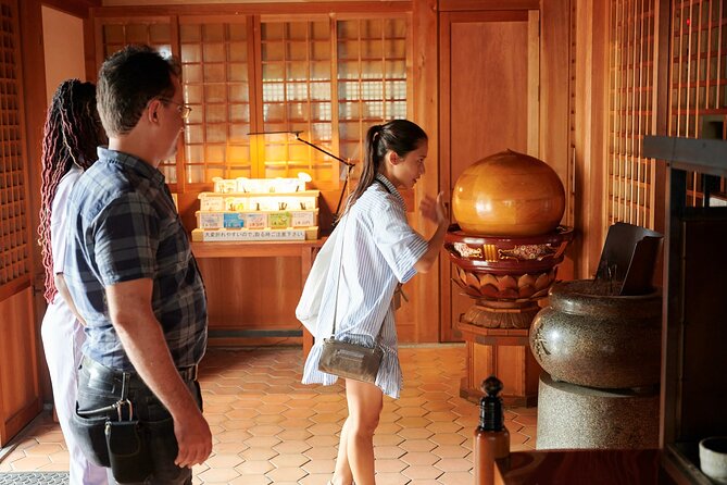 Osaka: 2.5-Hour Private Scenic Hike to Minoo Waterfall - Meeting and Pickup