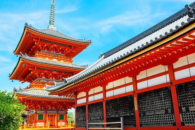 Osaka 8 Hours Tour Explore City and Minoh Falls - Exploring Osaka City