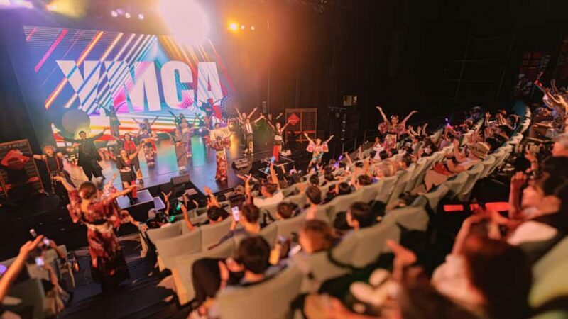 Osaka: A Modern Samurai, Kabuki, Taiko & Dance Show - Duration and Atmosphere