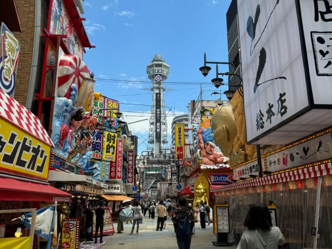 Osaka: A Private Guided Walking Tour of 5 Must-See Sights - Kuromon Ichiba Market, Shitenno-ji Temple, and Tsutenkaku: Exploring Osakas Diverse Attractions
