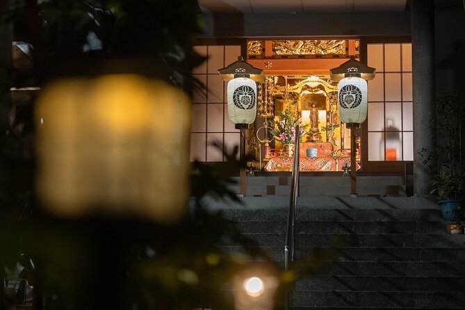 Osaka: Aroma Massage With Bamboo Stick at the Temple  - Complimentary Photo in Yukata