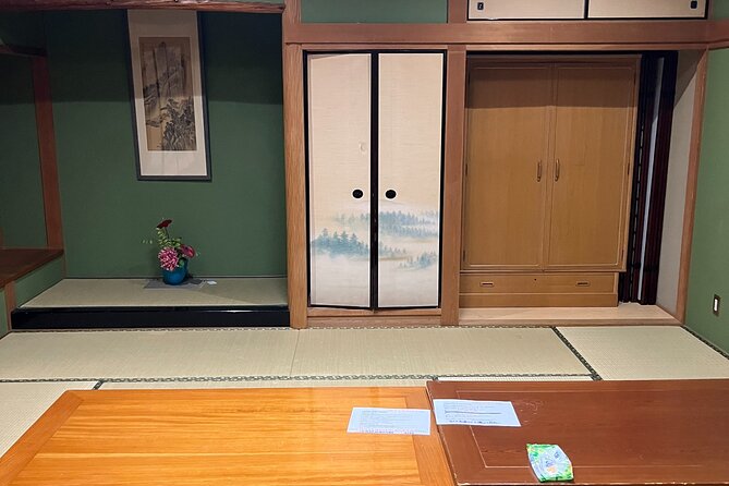 Osaka Calligraphy Experience - The Calligraphy Lesson