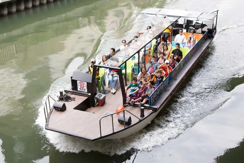Osaka: Dotonbori District Sightseeing Cruise & Beer Discount - Dotonbori District Attractions