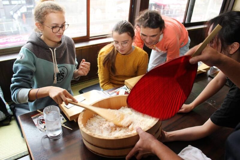 Osaka Dotonbori: Hand Roll Sushi Experience - Key Points