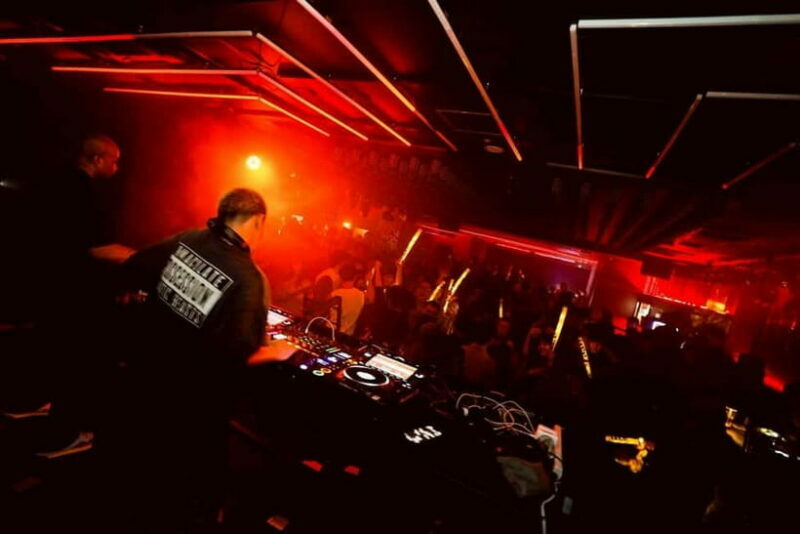 Osaka Dotonbori:GIRAFFE Nightclub Ticket & VIP (For Foreign) - VIP Experience and Special Packages