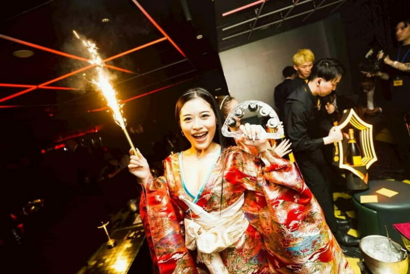 Osaka Dotonbori:GIRAFFE Nightclub Ticket & VIP (For Foreign) - Authenticity and the Crowd