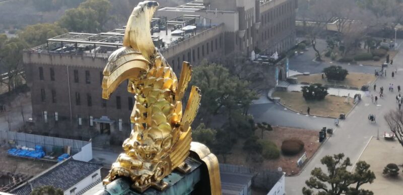 Osaka: Five Must-See Highlights Walking Tour & Ramen Lunch - Delights of Kuromon Market