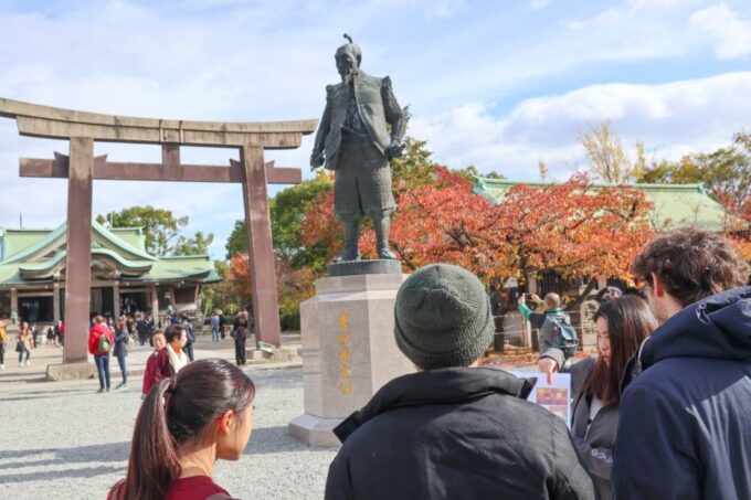 Osaka: Guided City Highlights Bike Tour With Lunch - Meeting Location