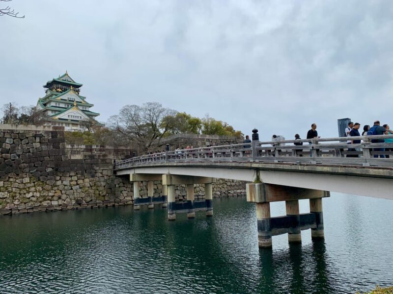 Osaka: Guided Walking Tour With a Native Expert – Top Sights - Admiring Tsutenkaku Towers Iconic Charm