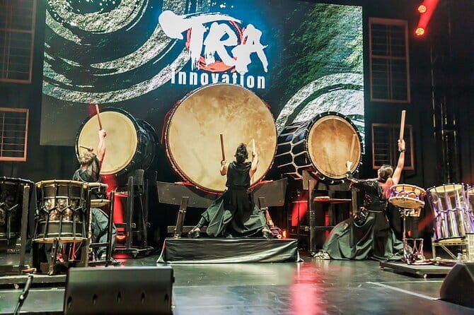 OSAKA Japanese Entertainment Show UTAGE - Hype and Energy of the Performance