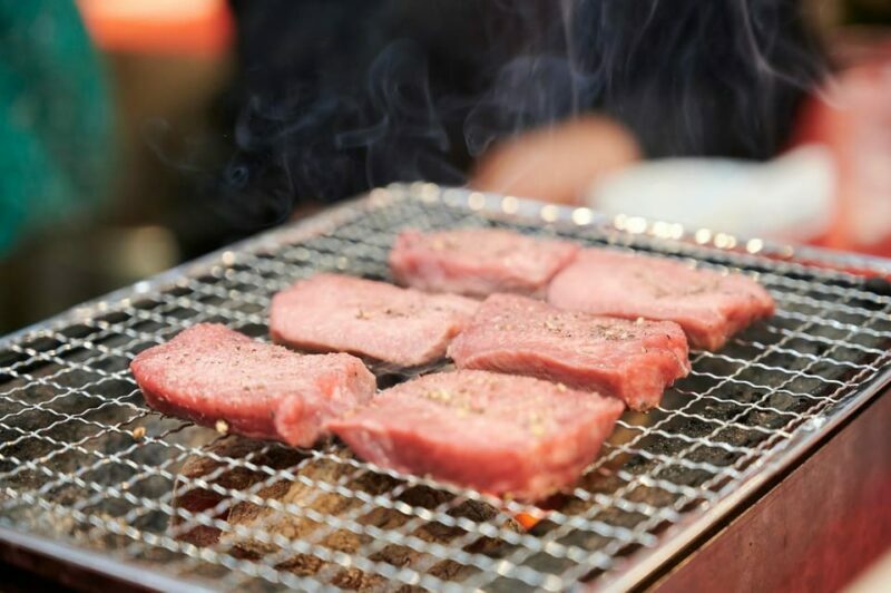 Osaka: Kuromon Market 1.5-Hour Seafood & Street Food Tour - The Sum Up