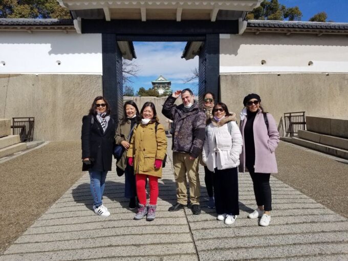 Osaka: Main Sights and Hidden Spots Guided Walking Tour - Explore Kuromon Ichiba (Fish Market)
