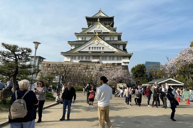 Osaka: Osaka Castle Tower Private Guided Tour in 90 Minutes - Inclusions and Accessibility Information