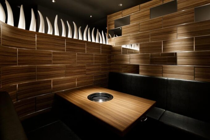 Osaka: Premium Wagyu Yakiniku at Nikuoroshi Mannoya Bettei - Reservation and Dining Considerations