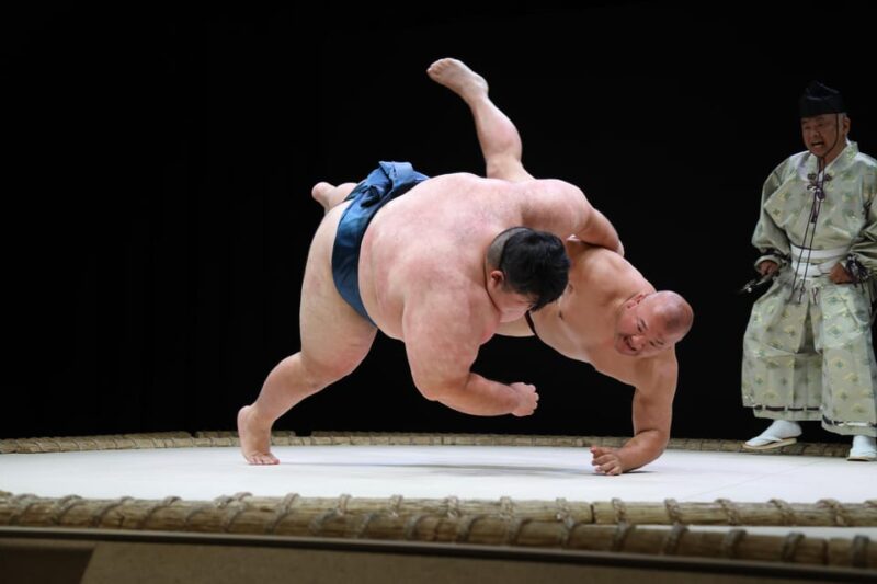 Osaka: Sumo Stage Show With Bento & Fight + Photo Shooting - Sumo Performance and Commentary