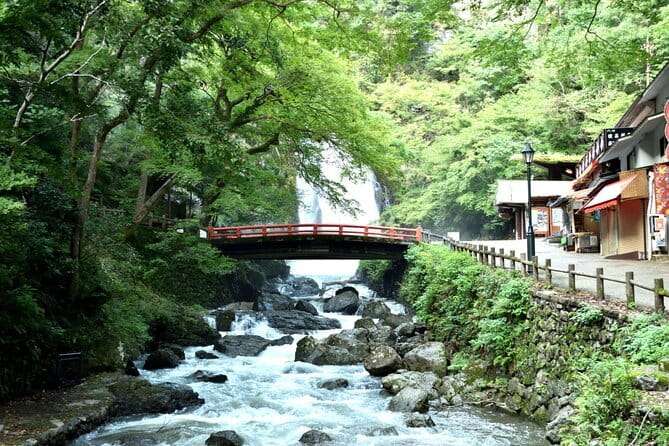 Osakas Secret Adventures: Daruma Magic and Minoh Falls - Key Points