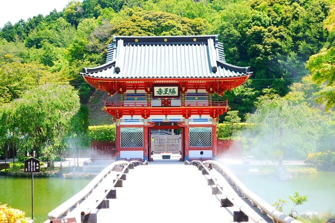 Osakas Secret Adventures: Daruma Magic and Minoh Falls - Uncovering the Daruma Dolls Mystique