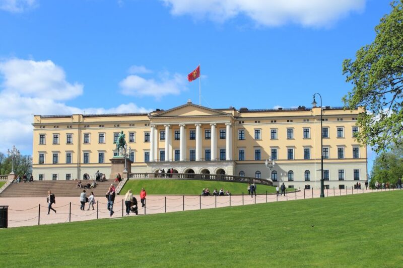 Oslo: Best of Oslo Walking Tour and Hop-on Hop-off Bus Tour - Panoramic Views From Double-Decker Bus