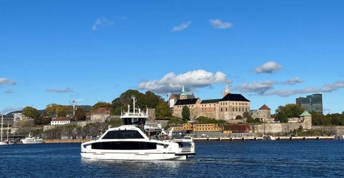 Oslo: City Highlights Guided Tour by Coach With Fjord Cruise - Panoramic Sightseeing