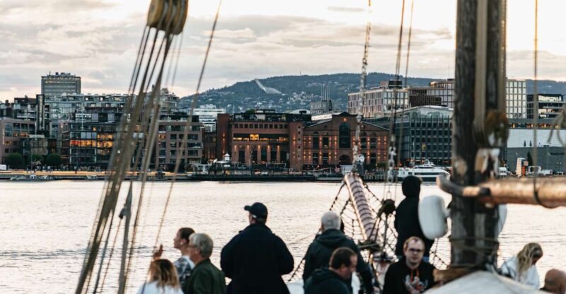 Oslo: Fjord Evening Cruise With Shrimp Buffet - Cruise Experience