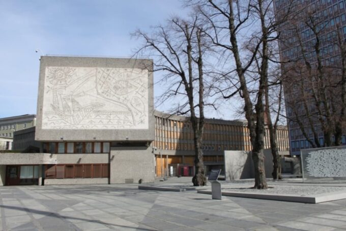 Oslo: Food Tasting and Walking Tour With a Local - Exploring Oslos Hipster Areas