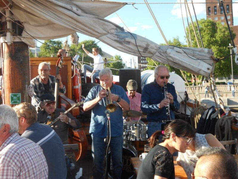 Oslo: Oslo Fjord Cruise With Live Jazz Music & Shrimp Buffet - Key Points