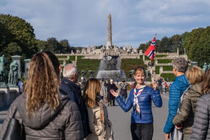 Oslo: Panoramic Sightseeing Tour - Vigeland Sculpture Park