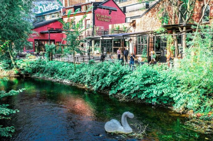 Oslo: Private Walking Tour of Bohemian Grünerløkka - Discovering Local Artists and Culture