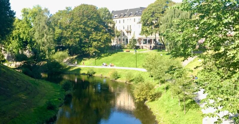 Oslo: Riverwalk and Norwegian Food Tasting - Activity: Oslo Riverwalk