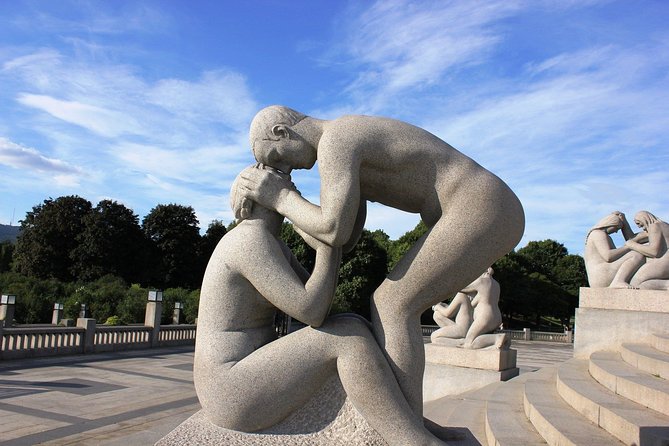 Oslo Vigeland Park Small-Group Guided Tour - Exploring Vigeland Park