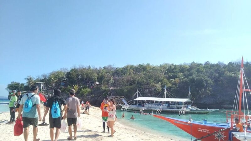 Oslob: Whaleshark Watching, Tumalog Falls & Sumilon Island - Important Notes