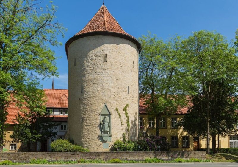 Osnabrück Scavenger Hunt and Sights Self-Guided Tour - Booking and Cancellation