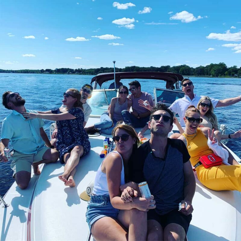 Ottawa: Downtown Yacht Cruise - Thur-Sun - 6 PM to 7 PM - The Sum Up