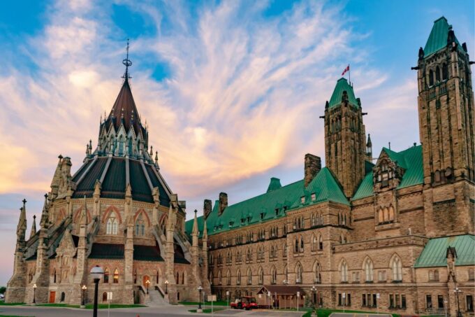 Ottawa: First Discovery Walk and Reading Walking Tour - Accessibility Considerations