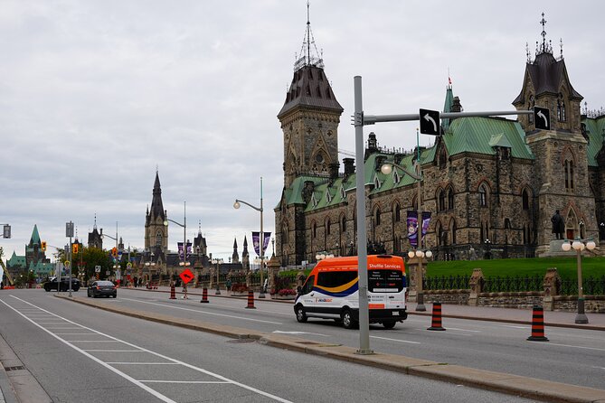 Ottawa Macdonald-Cartier Airport YOW Private Arrival/Departure Shuttle Transfer - Convenience and Comfort