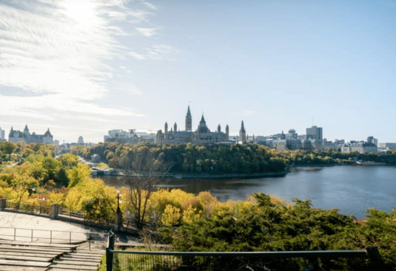 Ottawa Premium Small Group Tour with Canal Cruise - Who Should Consider This Tour?
