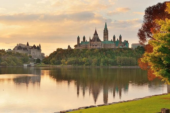 Ottawa Private Day Tour From Montreal - ByWard Market Experience