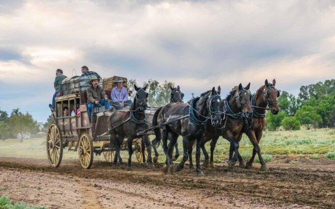 Outback Queensland: Weekender Out West Holiday - 4 Day - Discovering Qantas and Stockmans Hall