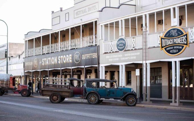 Outback Queensland: Weekender Out West Holiday - 4 Day - Cobb & Co Stagecoach Adventure