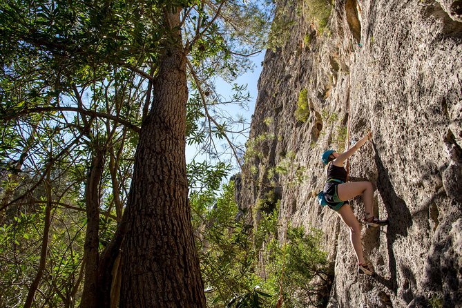 Outdoor Climbing for Beginners - Included and Excluded