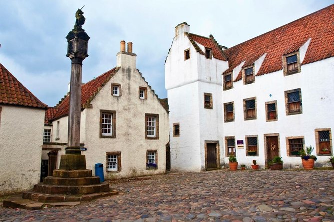 Outlander Luxury Private Day Tour With Scottish Local - Exploring Outlanders Filming Locales