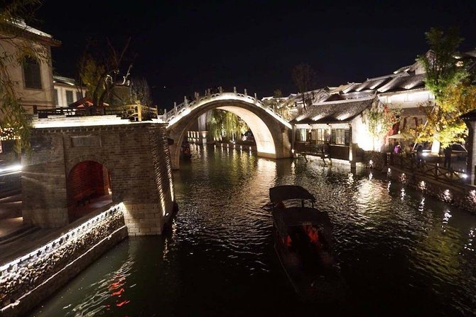 Overnight Experience Gubei Water Town With Simatai Great Wall Visiting - Exploring Gubei Water Town at Night